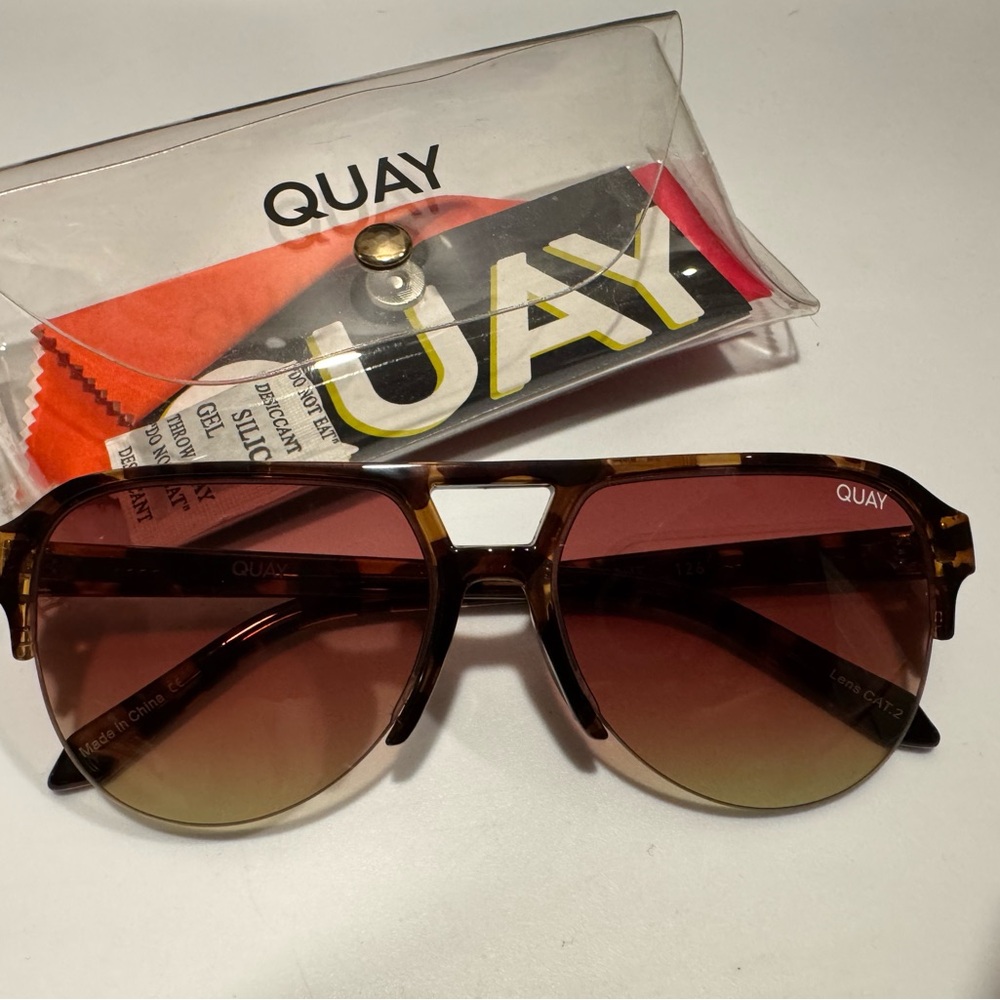 Quay Australia - Into it w case - Picture 6 of 9